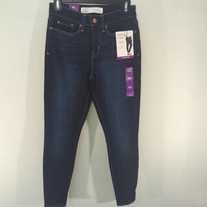 Levi's Strauss Women's Mid Rise Skinny Dark Wash Sz.27 NWT